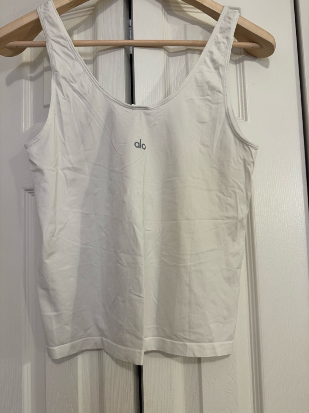 ALO Yoga White Scoop-Neck Athletic Tank